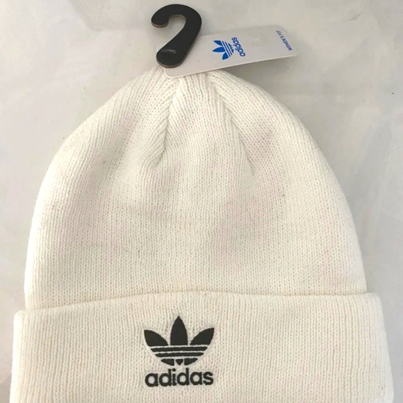 NWT Women's Adidas Trefoil Beanie - Picture 3 of 11